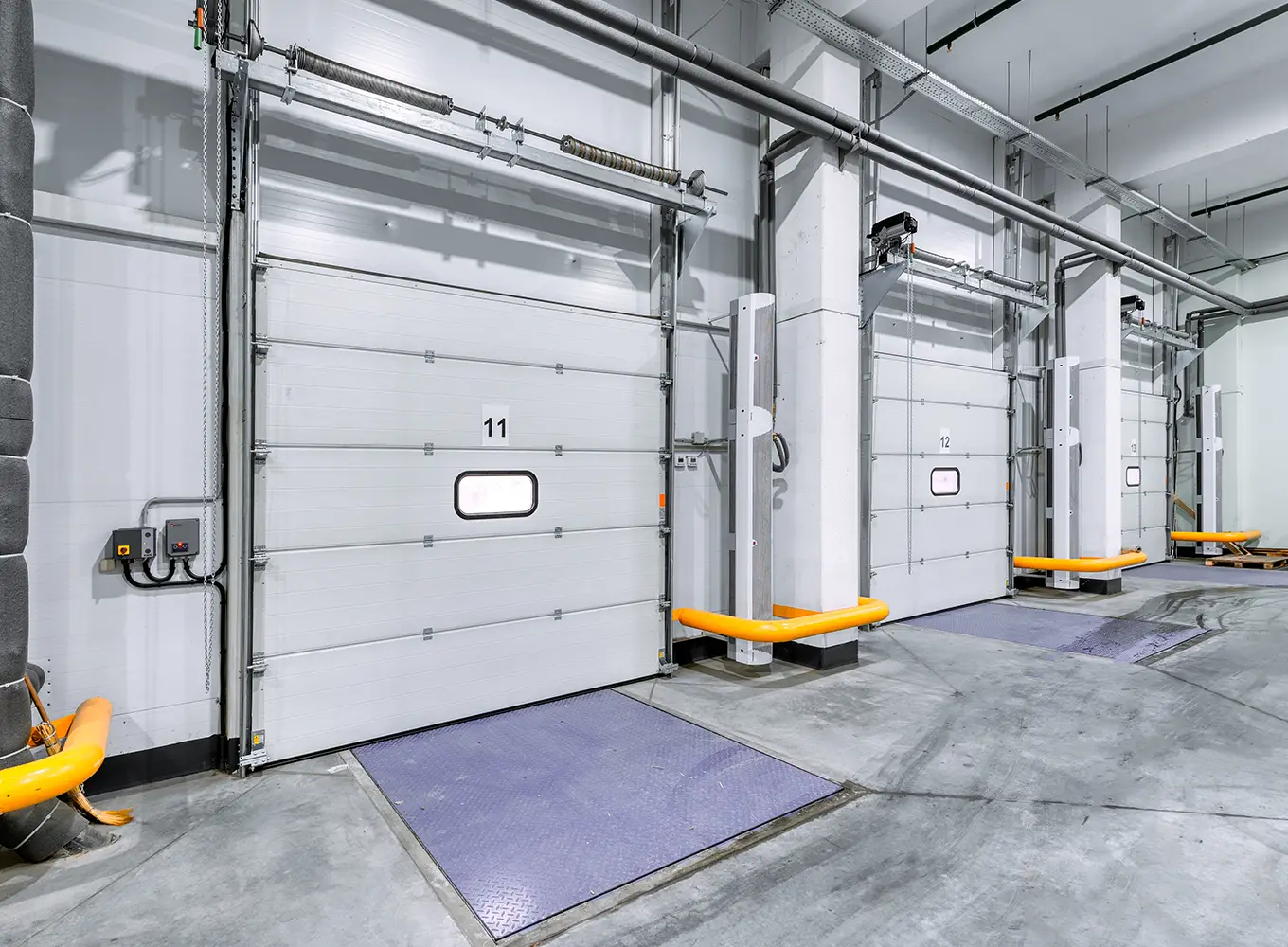 specialty garage door services for commercial buildings in the Metro East