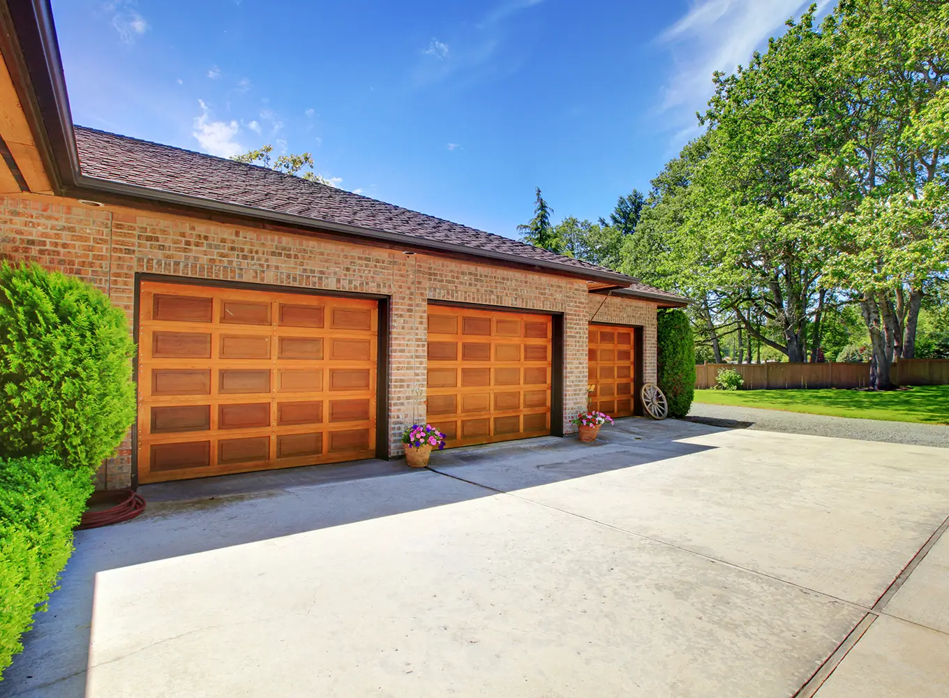 Garage Door Installation and Replacement services in the edwardsville illinois area