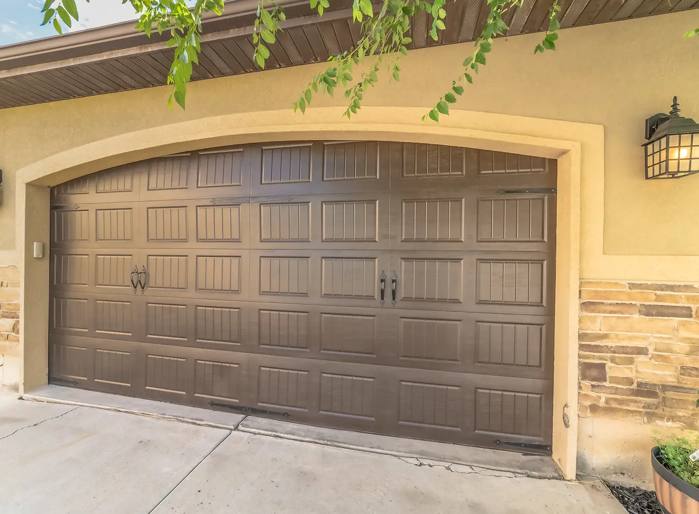 edwardsville il home with a beautiful brown garage door