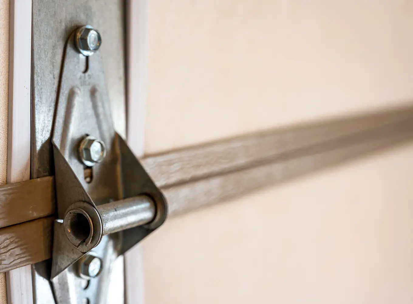 replacing garage door hinges and rollers in the metro east
